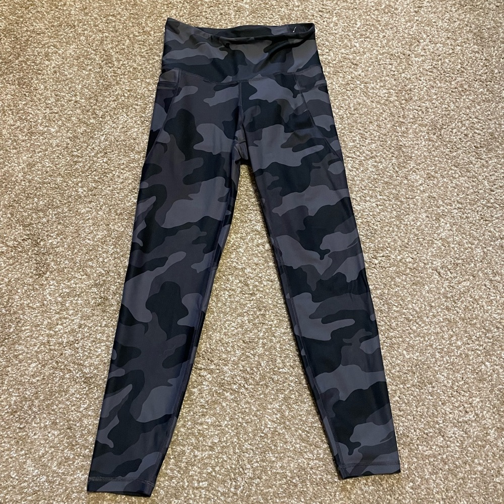 EUC Old Navy Active Elevate Leggings.  Go-Dry